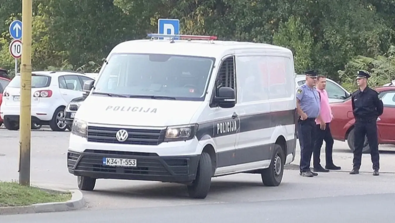 Аутобус слетио с цесте код Тузле, има доста повријеђених