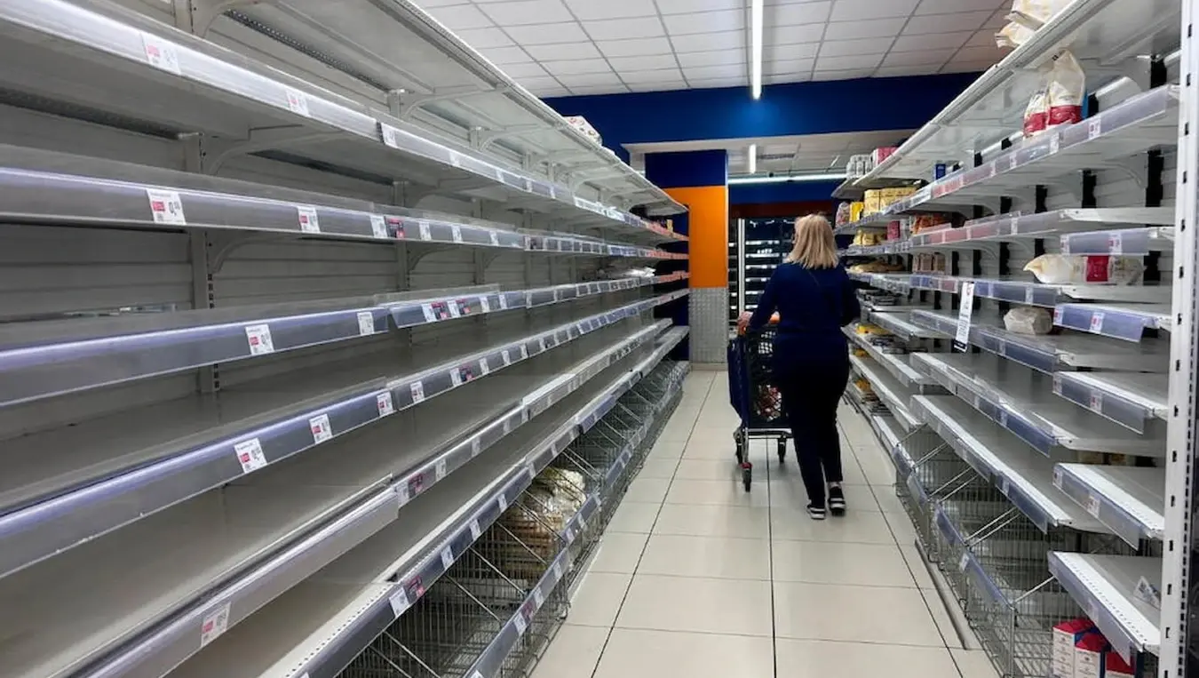 Колапс на југу Италије: Празне полице у супермаркетима и пумпе без горива због протеста камионџија