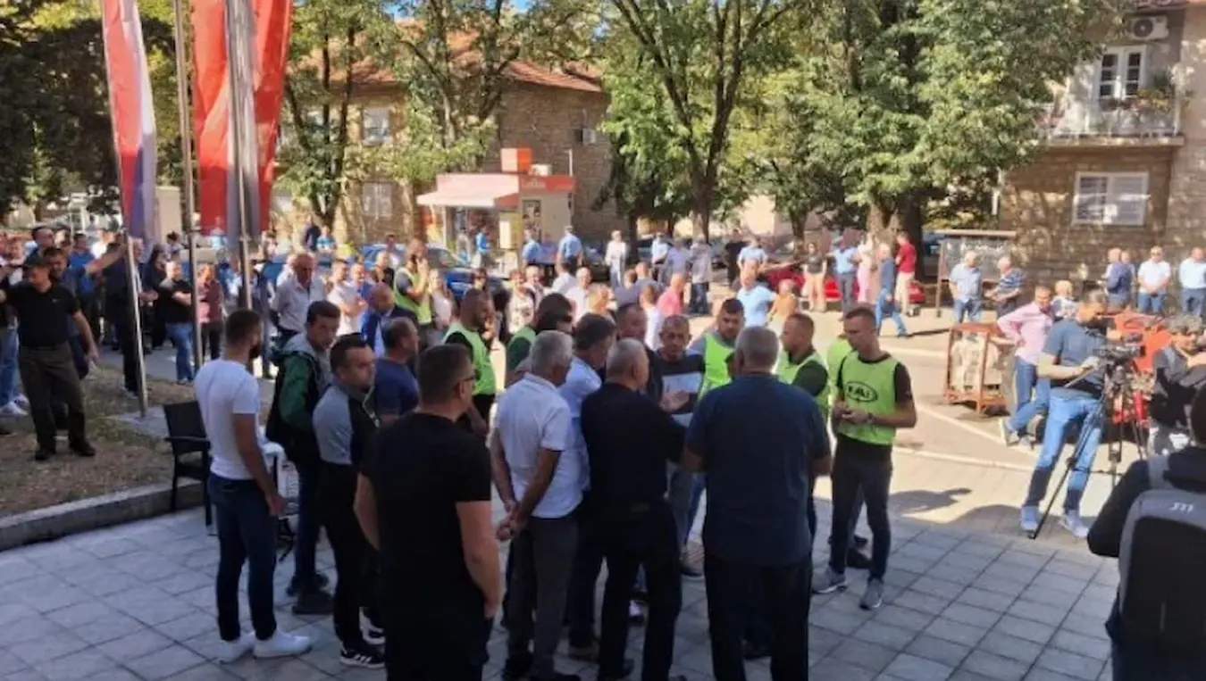 Билећани протестују против изградње соларне електране